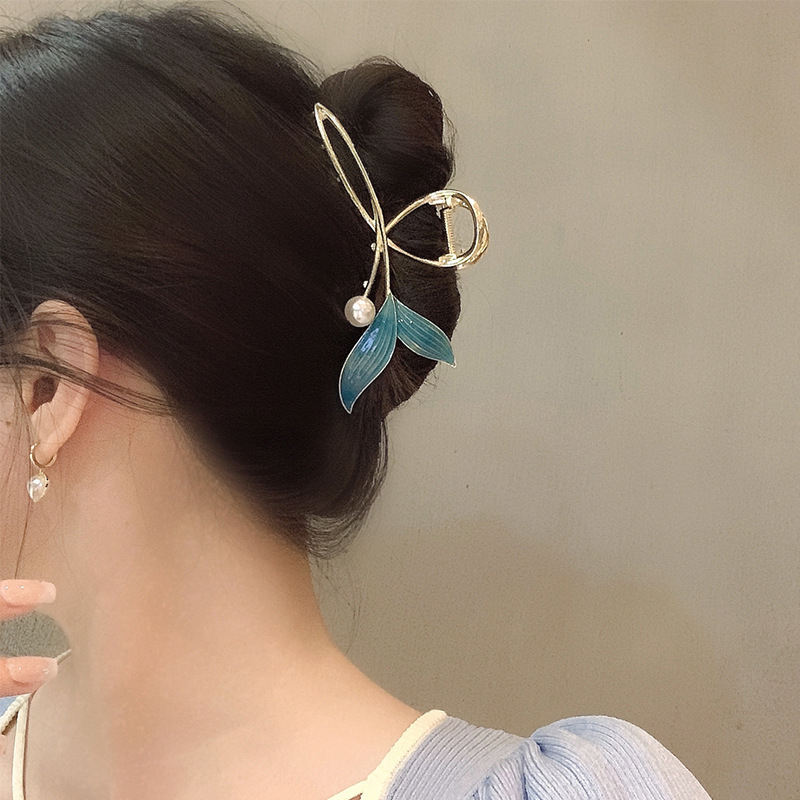 Fishtail Hair Claw Clip